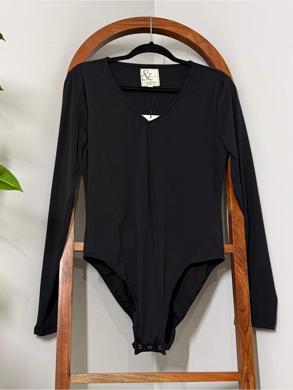 Ampersand Avenue 3XL Black V Neck Long Sleeve Bodysuit NEW